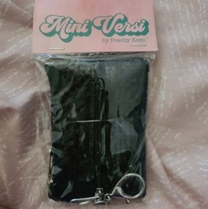 Mini Versi by Peachy Keen